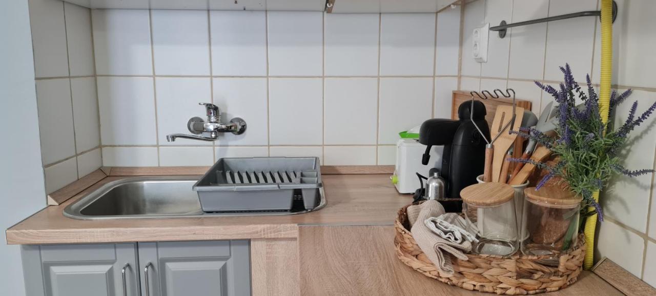 Lugas Apartman Miskolctapolca 2 Haloszoba Dezsa Es Jakuzzi Koezel A Barlangfuerdohoez Dış mekan fotoğraf