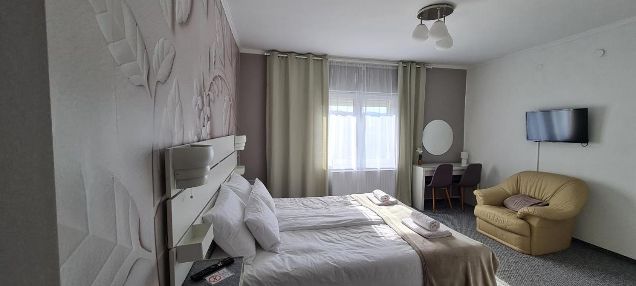 Lugas Apartman Miskolctapolca 2 Haloszoba Dezsa Es Jakuzzi Koezel A Barlangfuerdohoez Dış mekan fotoğraf