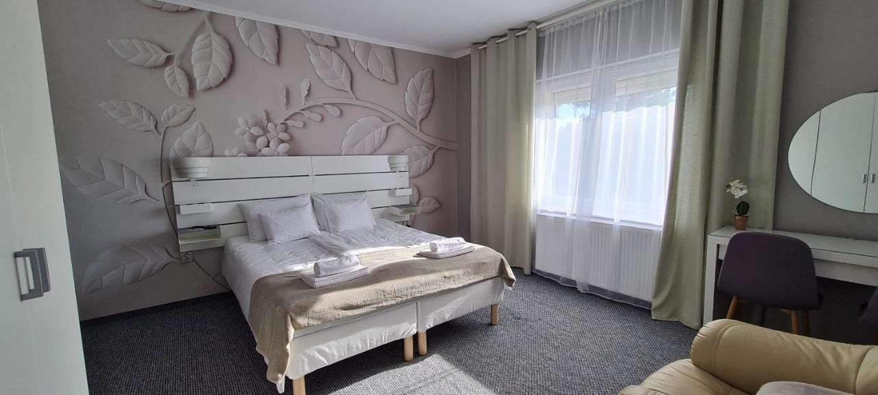 Lugas Apartman Miskolctapolca 2 Haloszoba Dezsa Es Jakuzzi Koezel A Barlangfuerdohoez Dış mekan fotoğraf