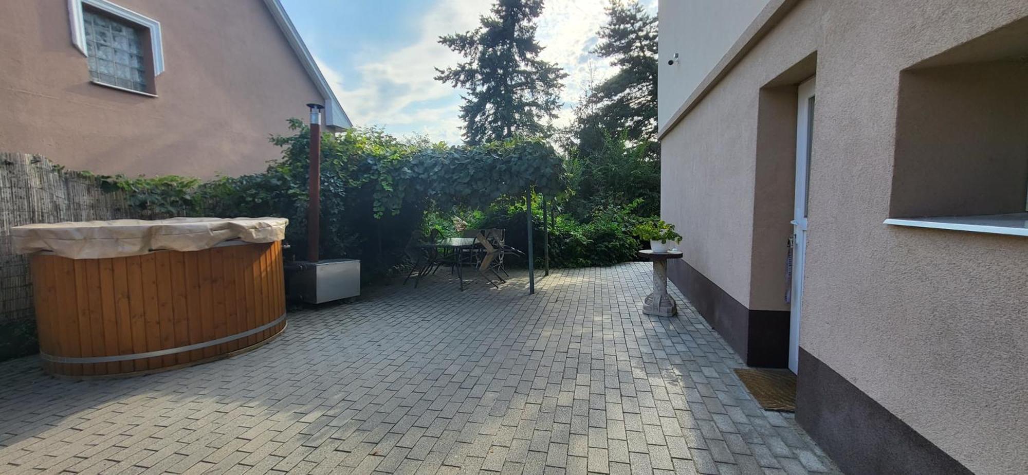 Lugas Apartman Miskolctapolca 2 Haloszoba Dezsa Es Jakuzzi Koezel A Barlangfuerdohoez Dış mekan fotoğraf