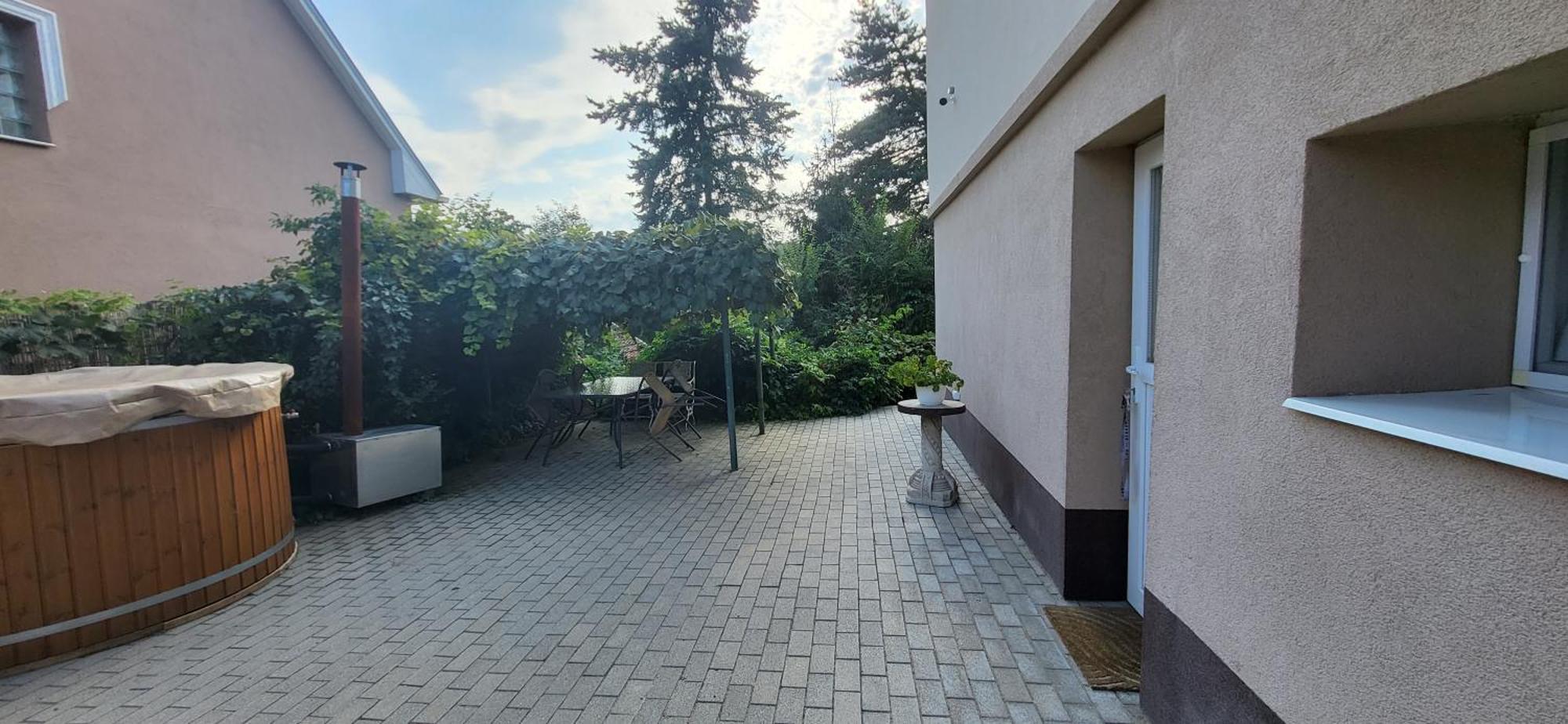 Lugas Apartman Miskolctapolca 2 Haloszoba Dezsa Es Jakuzzi Koezel A Barlangfuerdohoez Dış mekan fotoğraf